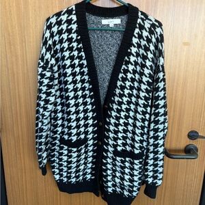 GUC Loft Houndstooth Boyfriend Cardigan - Small